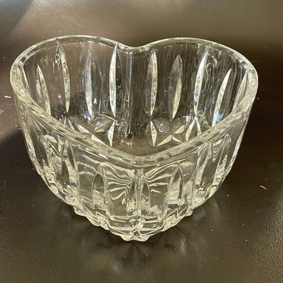 German 24% Lead Crystal Glass Heart Candy Trinket Deep Bowl Dish-Valentines!! - Picture 2 of 6